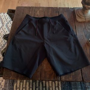 Lululemon license to train shorts black medium 9”